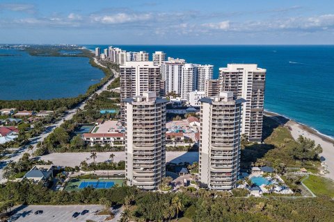 Condominio en venta en Riviera Beach, Florida, 3 dormitorios, 378.02 m2 № 1065606 - foto 5