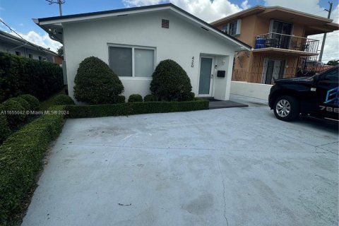 Villa ou maison à louer à Miami, Floride: 2 chambres, 102.56 m2 № 1352205 - photo 1