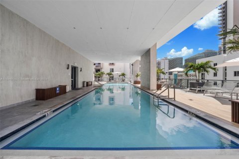 Condominio en venta en Miami, Florida, 1 dormitorio, 48.96 m2 № 1352116 - foto 18