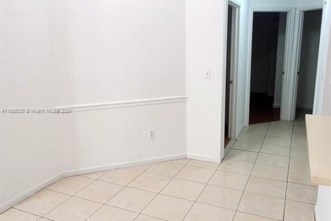 Copropriété à louer à Hialeah, Floride: 2 chambres, 90.86 m2 № 1352204 - photo 10