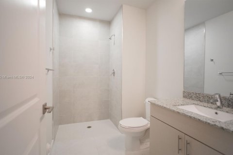 Condo in Dania Beach, Florida, 2 bedrooms  № 1241867 - photo 9