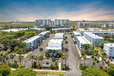 Condominio en venta en Dania Beach, Florida, 2 dormitorios, 79.06 m2 № 1241867 - foto 3