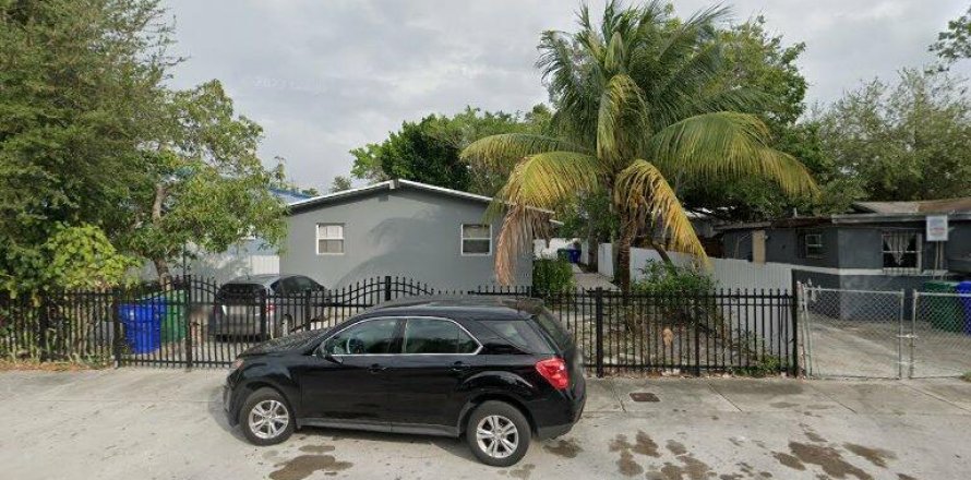 Commercial property in Miami, Florida 144.93 sq.m. № 1033698