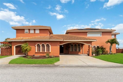 Villa ou maison à vendre à Merrit Island, Floride: 4 chambres № 1064972 - photo 2
