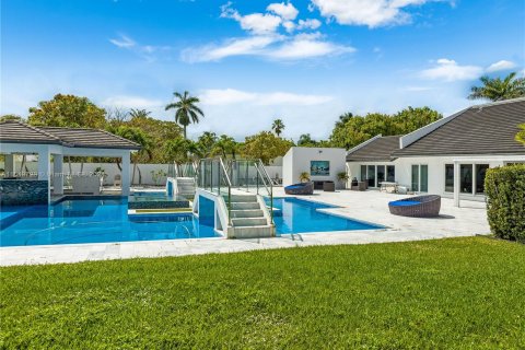 House in Miami, Florida 6 bedrooms, 466.46 sq.m. № 1064936 - photo 5