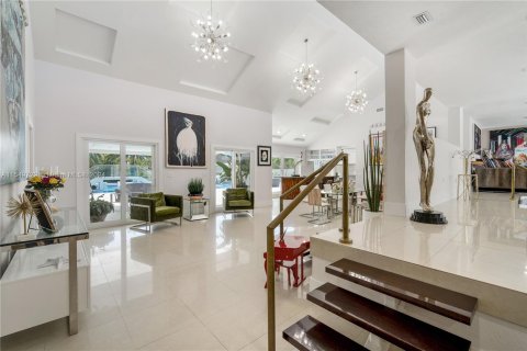 House in Miami, Florida 6 bedrooms, 466.46 sq.m. № 1064936 - photo 28