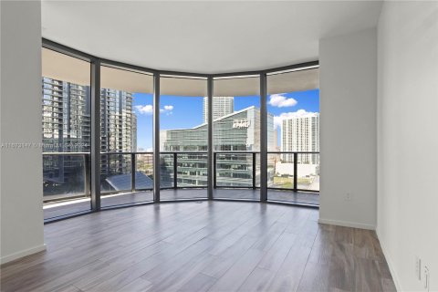 Condo in Miami, Florida, 3 bedrooms  № 1396772 - photo 3