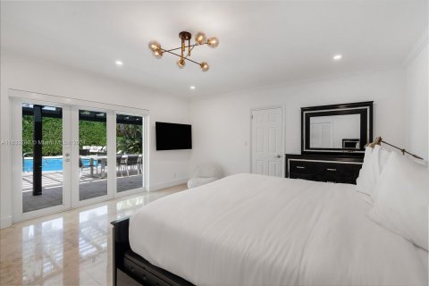 House in Fort Lauderdale, Florida 4 bedrooms, 278.52 sq.m. № 1293532 - photo 15