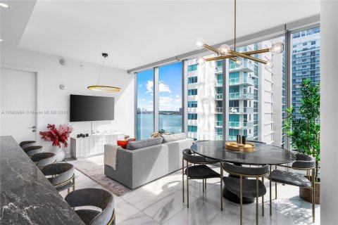 Condominio en venta en Miami, Florida, 2 dormitorios, 88.72 m2 № 1418785 - foto 1