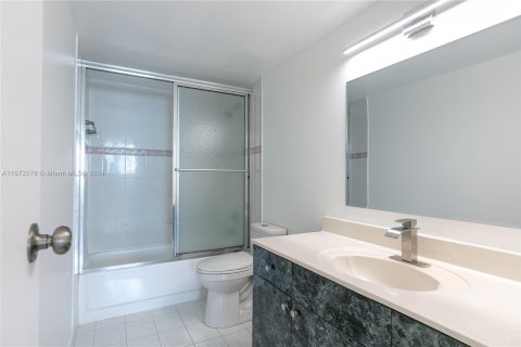 Condominio en venta en North Miami Beach, Florida, 1 dormitorio, 83.05 m2 № 1394706 - foto 19