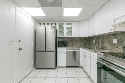 Condominio en venta en North Miami Beach, Florida, 1 dormitorio, 83.05 m2 № 1394706 - foto 26