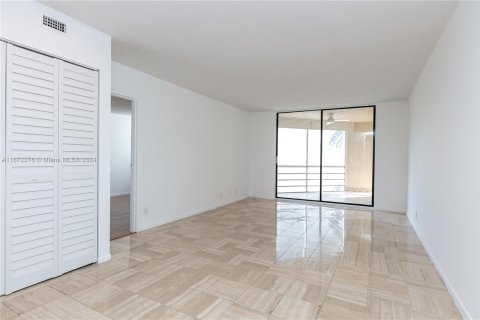 Condominio en venta en North Miami Beach, Florida, 1 dormitorio, 83.05 m2 № 1394706 - foto 7