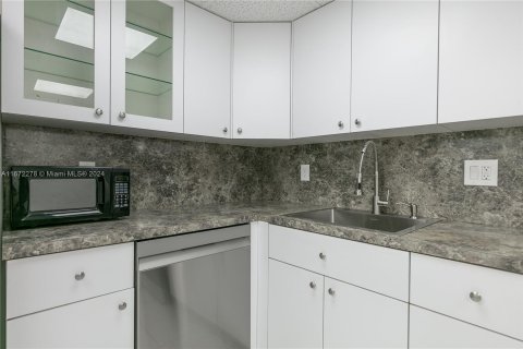 Condominio en venta en North Miami Beach, Florida, 1 dormitorio, 83.05 m2 № 1394706 - foto 29