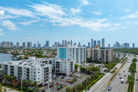 Condominio en venta en North Miami Beach, Florida, 1 dormitorio, 83.05 m2 № 1394706 - foto 10