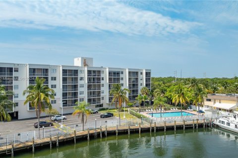 Copropriété à vendre à North Miami Beach, Floride: 1 chambre, 83.05 m2 № 1394706 - photo 1