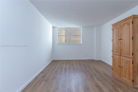 Copropriété à vendre à North Miami Beach, Floride: 1 chambre, 83.05 m2 № 1394706 - photo 14