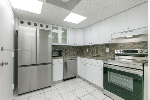 Condominio en venta en North Miami Beach, Florida, 1 dormitorio, 83.05 m2 № 1394706 - foto 27