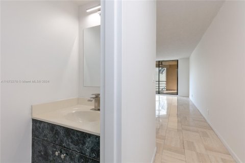 Condominio en venta en North Miami Beach, Florida, 1 dormitorio, 83.05 m2 № 1394706 - foto 13