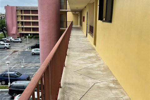 Condominio en venta en Miami, Florida, 2 dormitorios, 110.93 m2 № 1394729 - foto 3