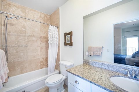 Condo in Miami, Florida, 3 bedrooms  № 1394730 - photo 18