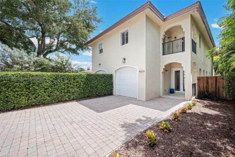 Copropriété à vendre à Miami, Floride: 3 chambres, 238.39 m2 № 1394730 - photo 23