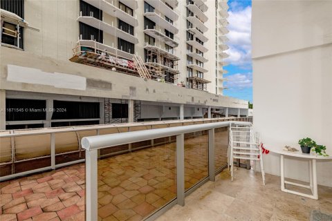 Condo in Miami Beach, Florida, 2 bedrooms  № 1394731 - photo 18