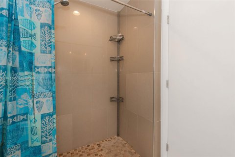 Copropriété à vendre à Miami Beach, Floride: 2 chambres, 118.08 m2 № 1394731 - photo 16