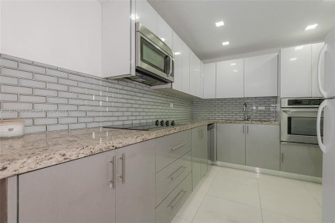 Condominio en venta en Miami Beach, Florida, 2 dormitorios, 118.08 m2 № 1394731 - foto 9