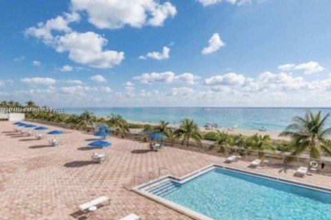 Copropriété à vendre à Miami Beach, Floride: 2 chambres, 118.08 m2 № 1394731 - photo 20