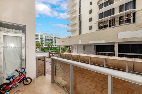 Copropriété à vendre à Miami Beach, Floride: 2 chambres, 118.08 m2 № 1394731 - photo 17