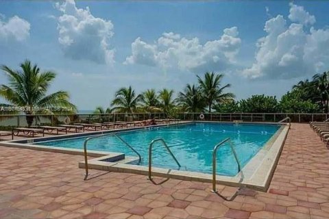 Copropriété à vendre à Miami Beach, Floride: 2 chambres, 118.08 m2 № 1394731 - photo 21