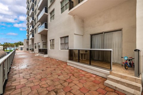 Copropriété à vendre à Miami Beach, Floride: 2 chambres, 118.08 m2 № 1394731 - photo 19