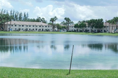 Condo in Homestead, Florida, 2 bedrooms  № 1385984 - photo 17