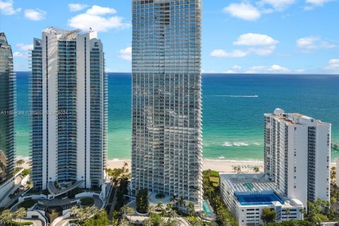 Condo in Sunny Isles Beach, Florida, 1 bedroom  № 1385983 - photo 9