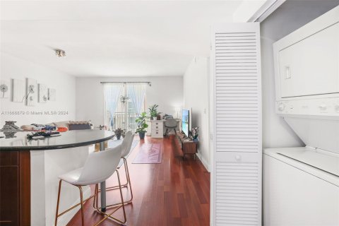 Condominio en venta en Miami, Florida, 1 dormitorio, 71.53 m2 № 1385938 - foto 14