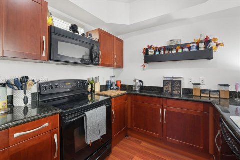 Condo in Miami, Florida, 1 bedroom  № 1385938 - photo 5