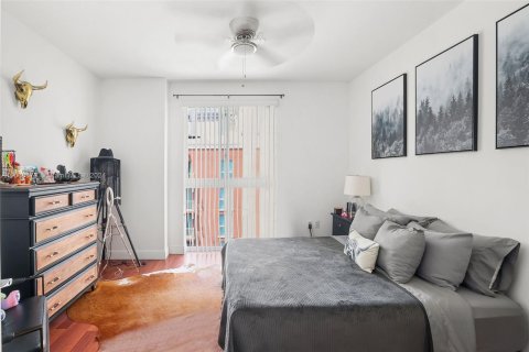 Condo in Miami, Florida, 1 bedroom  № 1385938 - photo 9