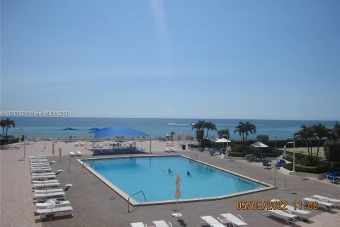 Condominio en venta en Hallandale Beach, Florida, 1 dormitorio, 68.84 m2 № 1291302 - foto 23