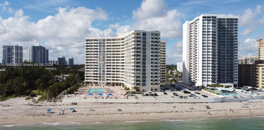 Condominio en Hallandale Beach, Florida, 1 dormitorio  № 1291302