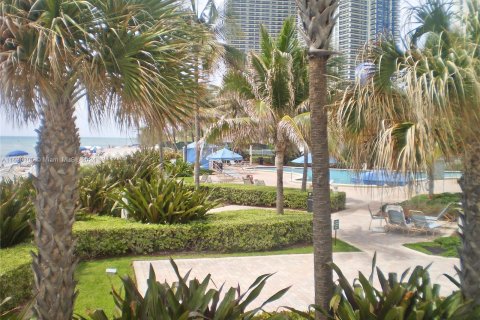 Condo in Hollywood, Florida, 1 bedroom  № 1291346 - photo 27