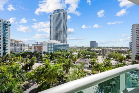 Condo in Hollywood, Florida, 1 bedroom  № 1291346 - photo 5