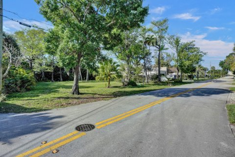 Land in Oakland Park, Florida № 1073505 - photo 11