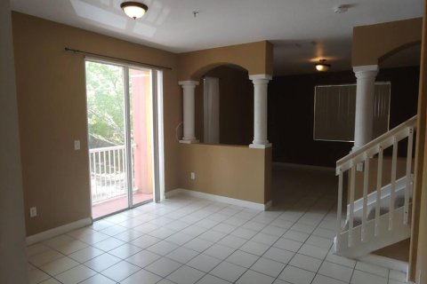 Townhouse in Royal Palm Beach, Florida 4 bedrooms, 184.69 sq.m. № 1073621 - photo 20