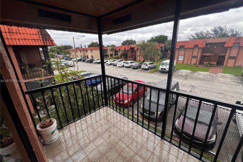 Condo in Hialeah, Florida, 3 bedrooms  № 1397013 - photo 23