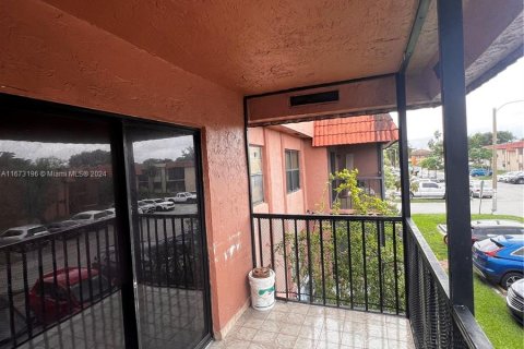 Condo in Hialeah, Florida, 3 bedrooms  № 1397013 - photo 21