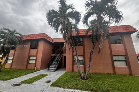 Condo in Hialeah, Florida, 3 bedrooms  № 1397013 - photo 2