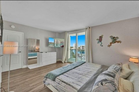 Condominio en venta en Hollywood, Florida, 2 dormitorios, 108.97 m2 № 1397066 - foto 9