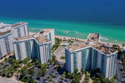 Condominio en venta en Hollywood, Florida, 2 dormitorios, 108.97 m2 № 1397066 - foto 19