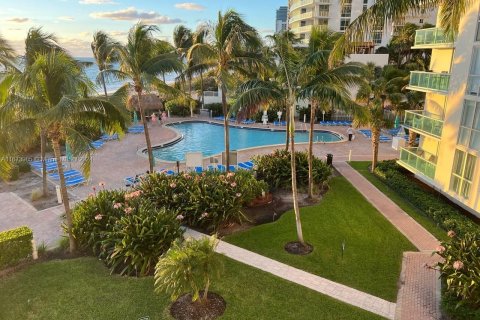 Condominio en venta en Hollywood, Florida, 2 dormitorios, 108.97 m2 № 1397066 - foto 26