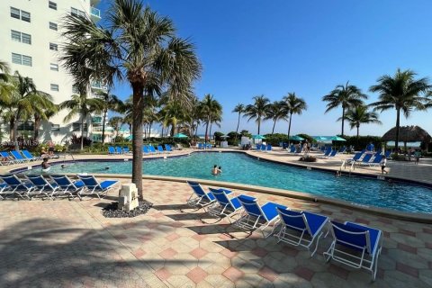 Condominio en venta en Hollywood, Florida, 2 dormitorios, 108.97 m2 № 1397066 - foto 25